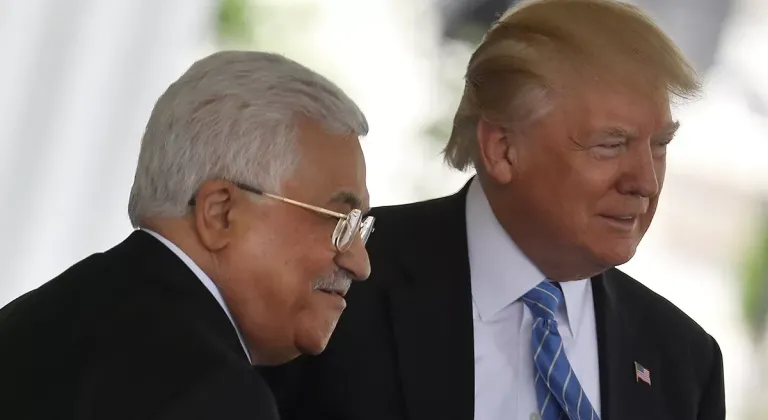 ABD’nin yeni Başkanı Trump, Filistin Devlet Başkanı Mahmud Abbas ile görüştü