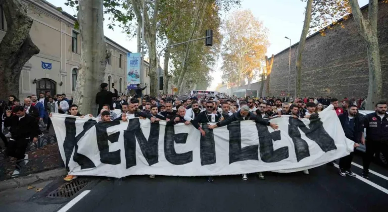 Beşiktaş Taraftarından Kasımpaşa Maçı Öncesi Sessiz Yürüyüş