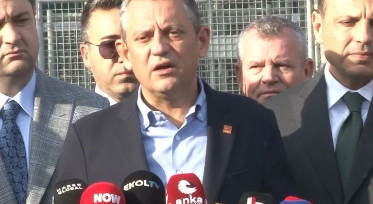 CHP Genel Başkanı Özel: "Ahmet Özer için 50 gündür iddianame yazamıyorlar”