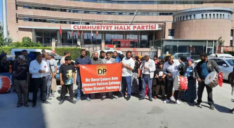 CHP Genel Merkezi önünde davullu, zurnalı eylem