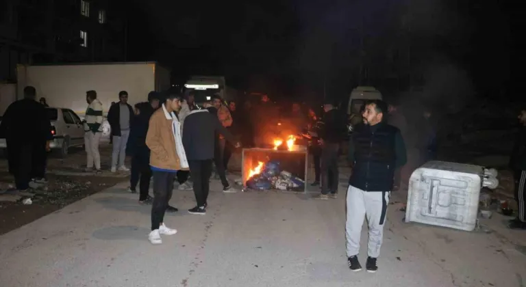 Şanlıurfa'da Elektrik Kesintisi Protestosu: Sakinler Yolu Ateş Yakıp Kapatttı