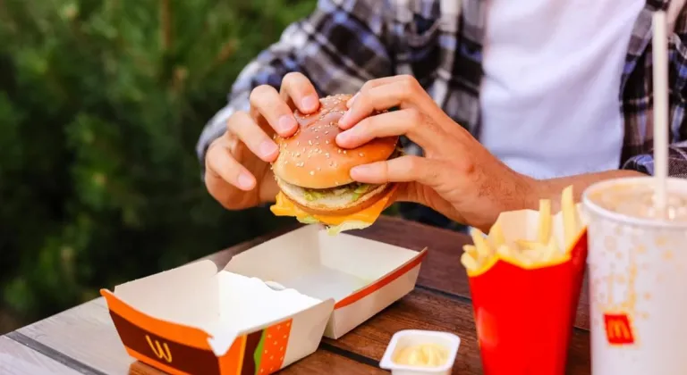 McDonald's’ın Burgerlerinde Bakteri Alarmı: Hasta Sayısı 75'e Yükseldi