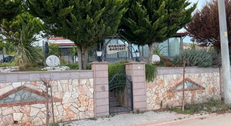 Seçil Erzan'ın Bozcaada'daki Evi 15 Milyon TL'ye Satıldı, Dolandırıcılık İddiası Gündemde