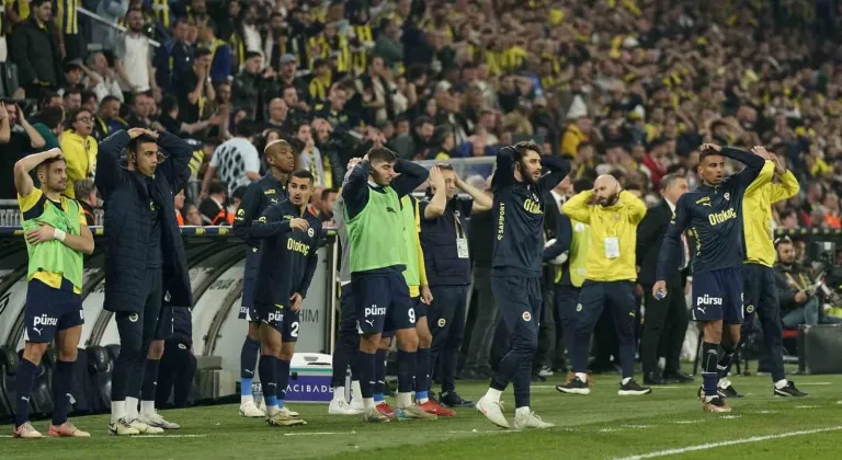 Kadıköy’de golsüz gece! Fenerbahçe, Samsunspor karşısında 2 puan kaybetti