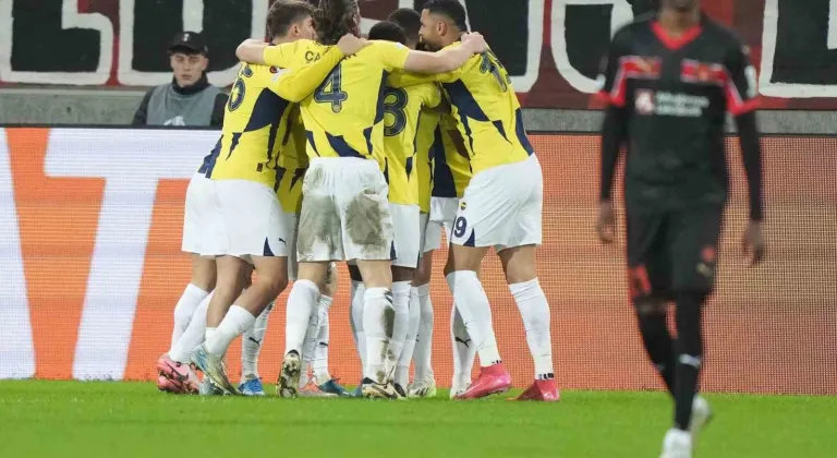 Fenerbahçe ve Galatasaray play-off’a yükseldi: Rakipleri belli oluyor