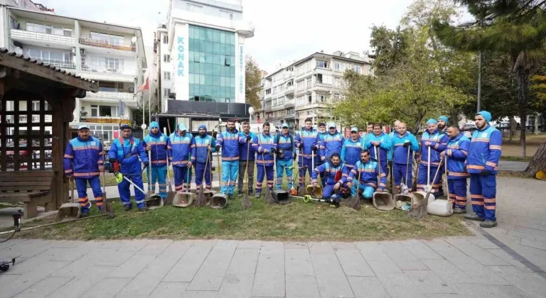 Üsküdar Belediyesi temizlik çalışmalarını yoğun bir şekilde sürdürüyor