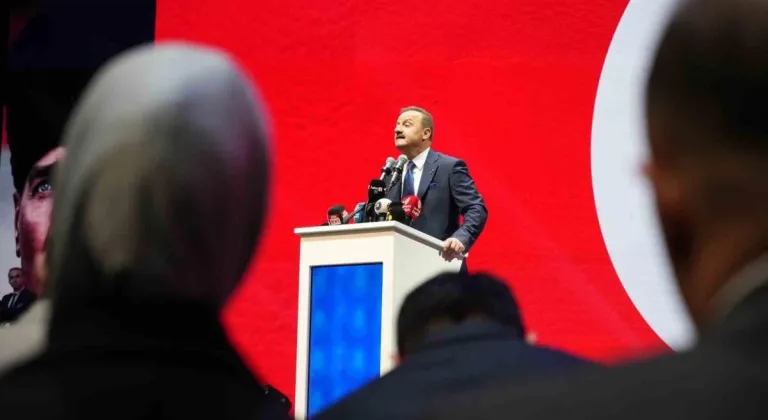 Yavuz Ağıralioğlu: "Bu memleket, kendisi gibi 10 Türkiye'ye yeterdi ama bir zümreye yetemedi."